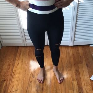 Aerie Ripped black leggings NWT